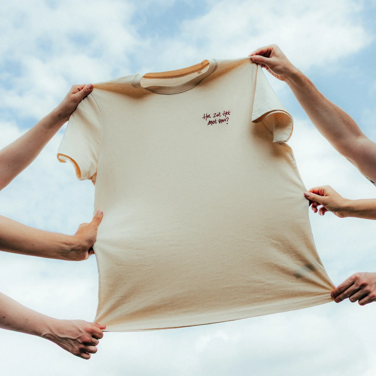 Hoe Zit Het Met Ons? (Store Exclusive Natural Raw T-Shirt) - Image 3